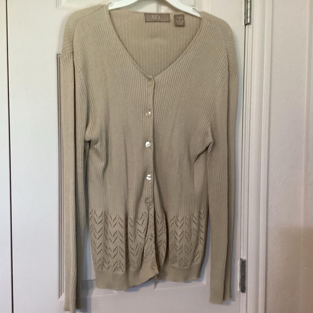 V. O. beige M light cardigan sweater very good pre worn